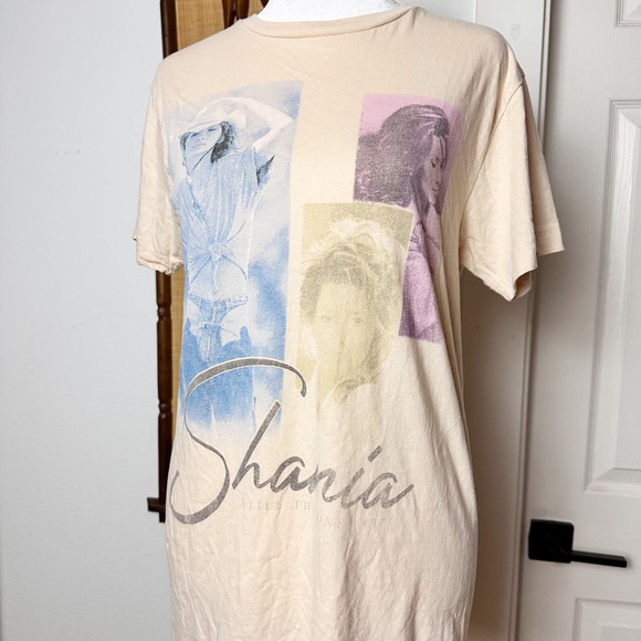Shania Twain by Goodie Two Sleeves Music Graphic Tee Shirt sz S - Picture 5 of 8